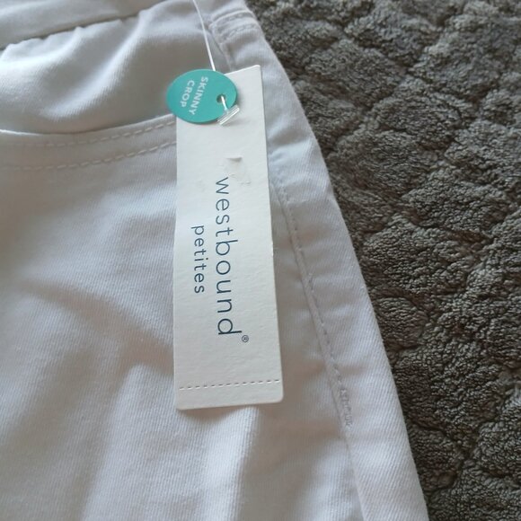 Women's High Rise Fit Capri - Picture 6 of 7